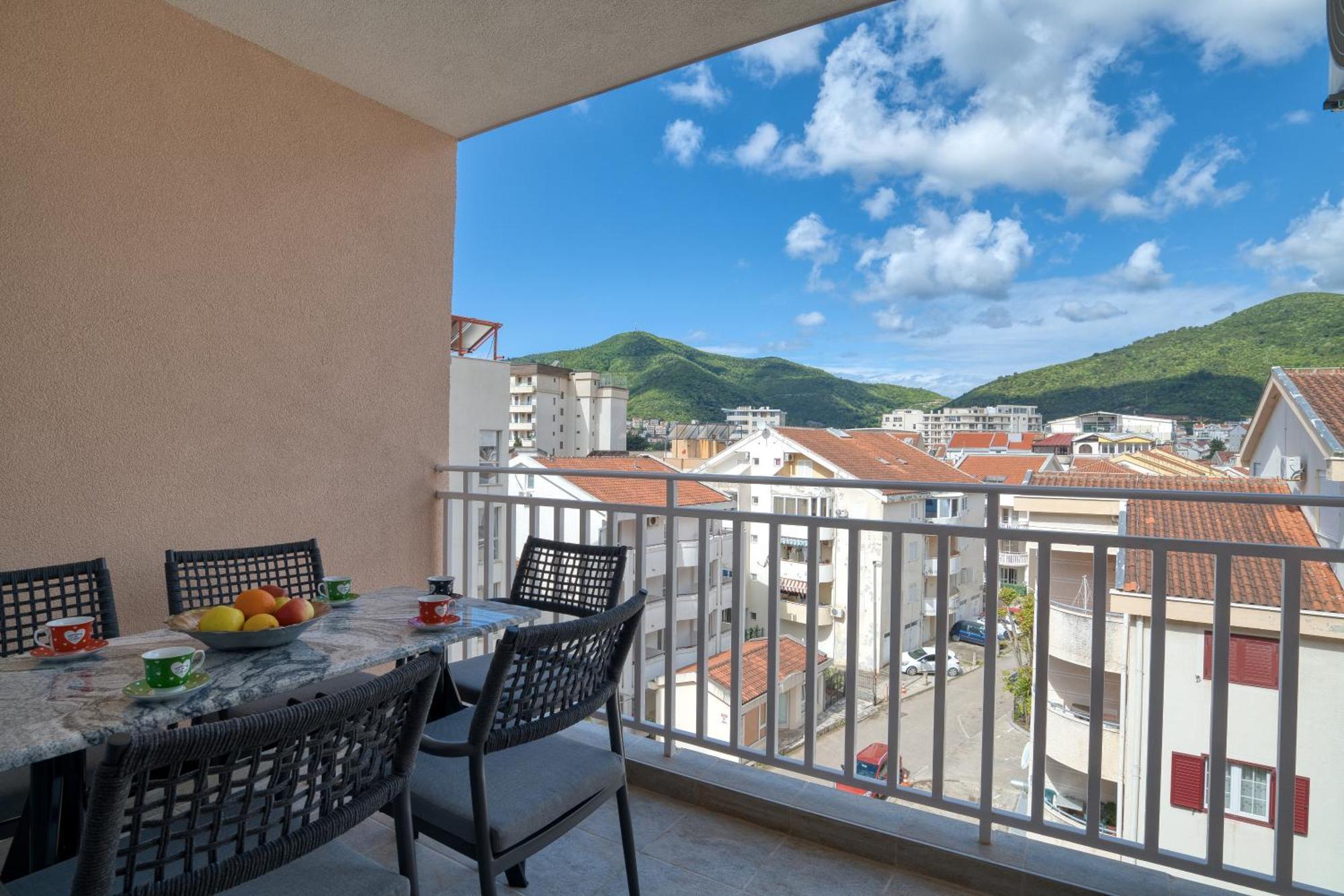 Comfort Apartment Near The Beach Budva Bagian luar foto