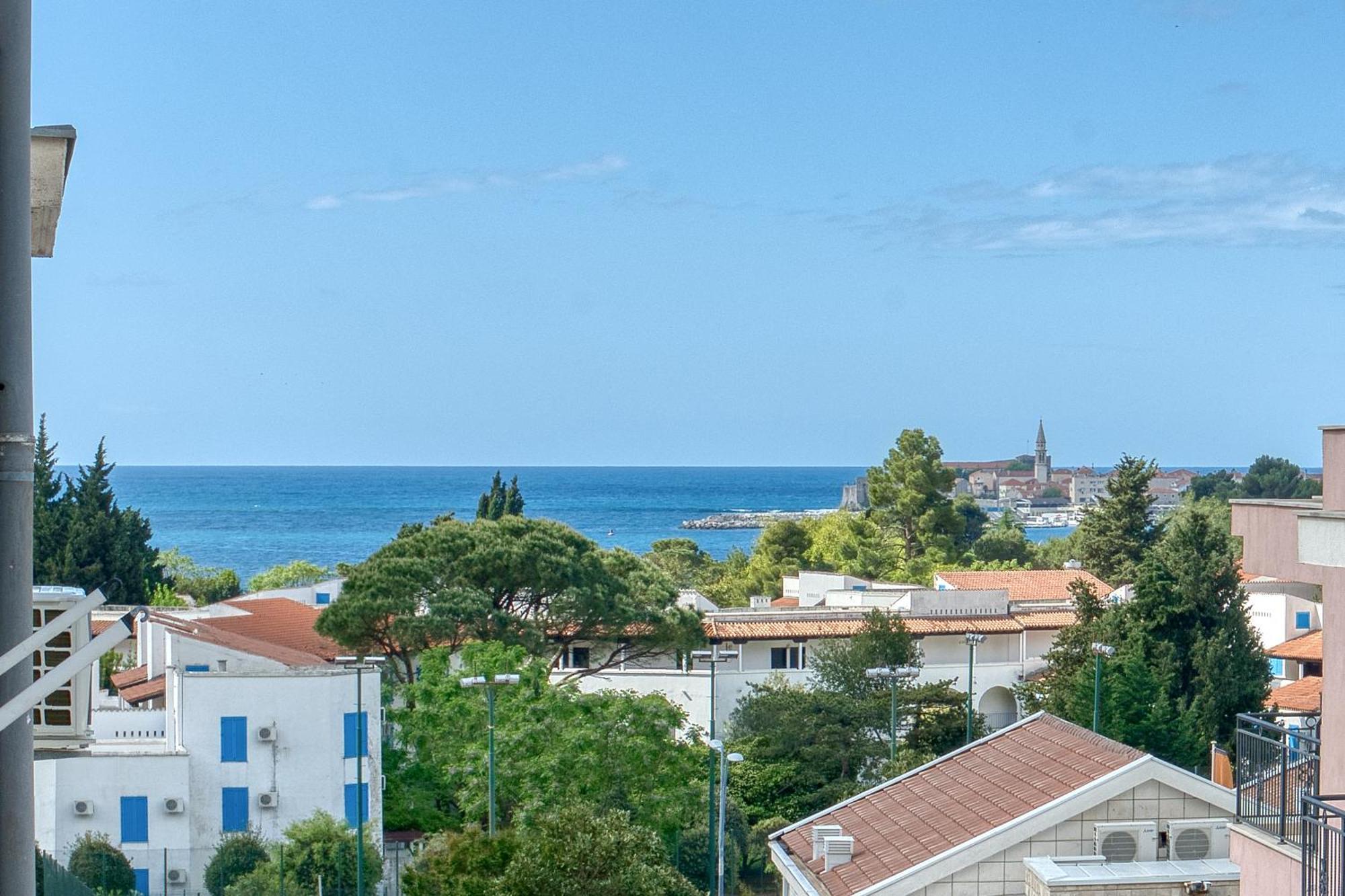 Comfort Apartment Near The Beach Budva Bagian luar foto