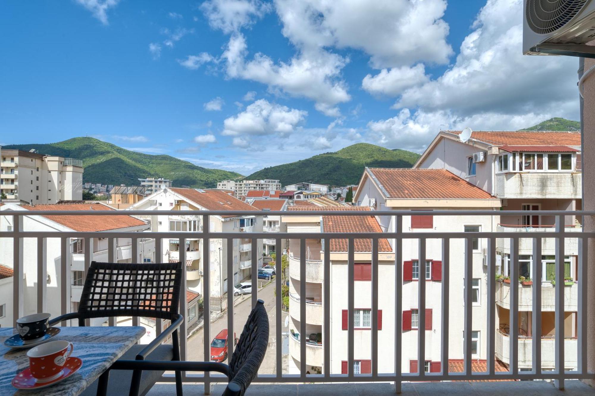 Comfort Apartment Near The Beach Budva Bagian luar foto