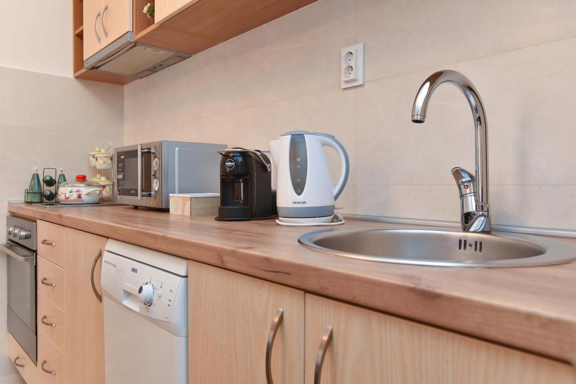 Comfort Apartment Near The Beach Budva Bagian luar foto