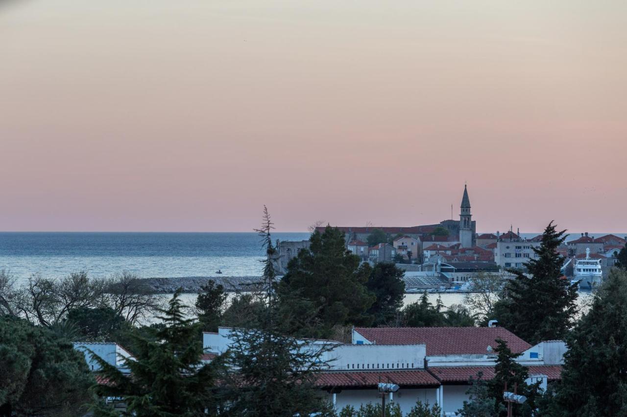 Comfort Apartment Near The Beach Budva Bagian luar foto